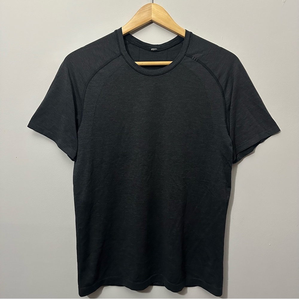 Lululemon Metal Vent Tech T Shirt Mens Size Medium